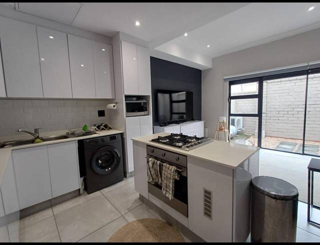 4 BEDROOM APARTMENT FOR SALE IN MORNINGSIDE